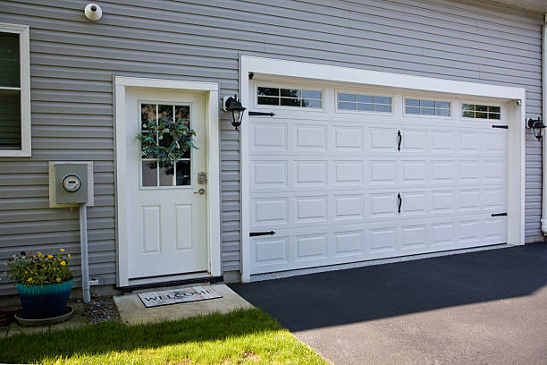 24/7 Emergency Garage Door Panel Replacement experts in Waynesboro, VA